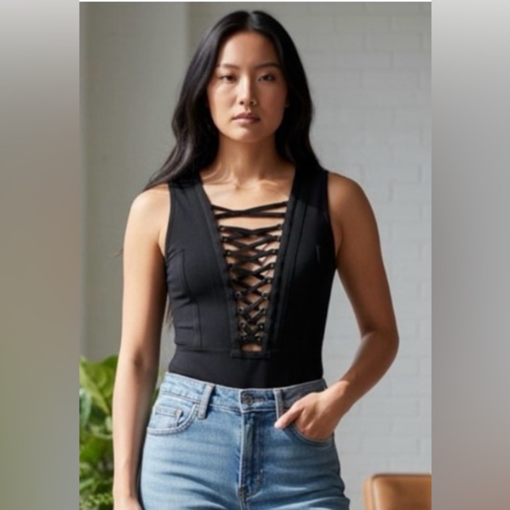 SENTIMENTAL NEW YORK Sexy Black Lace-Up Bodysuit M